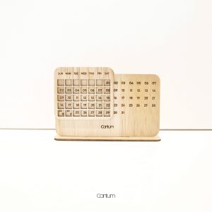 Lea Wooden Desk Calendar
